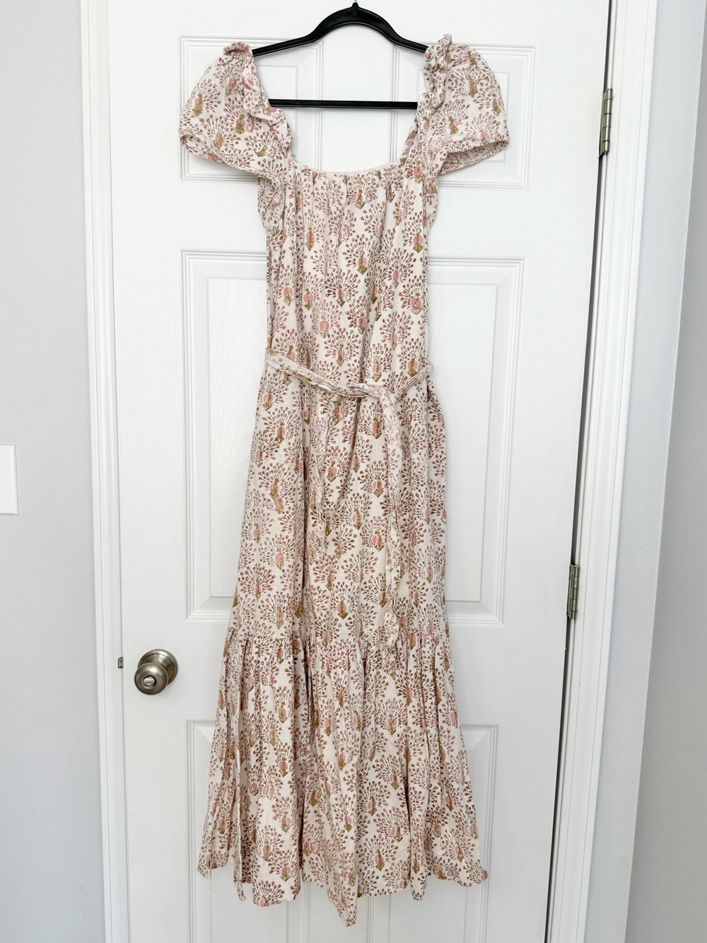 Mirth Size M • White Pink Sleeveless Peacock Maxi Cotton Dress.